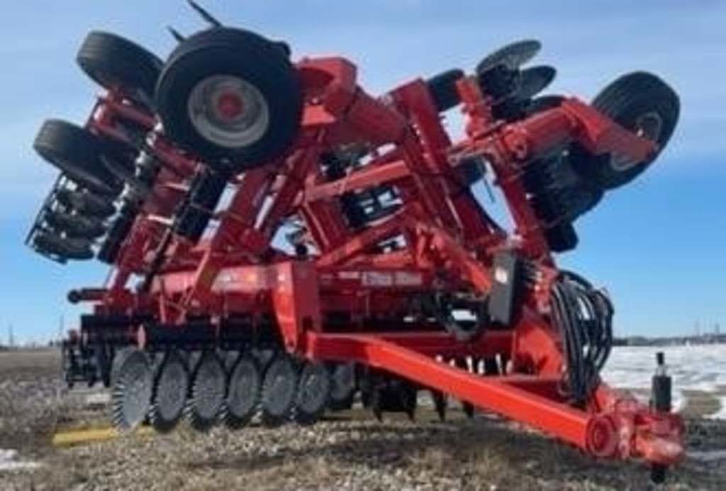 2024 Kuhn Krause Interceptor 8055 Equipment Image0