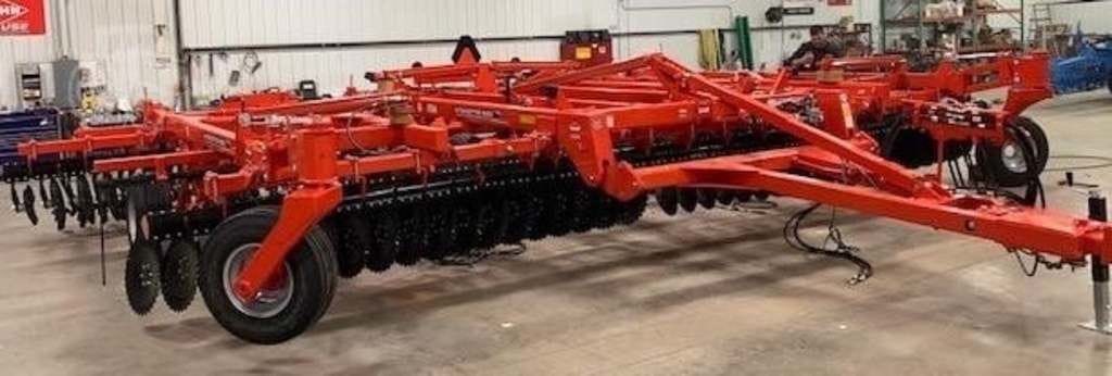 2024 Kuhn Krause Interceptor 8055 Equipment Image0