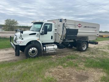 Main image International MV607