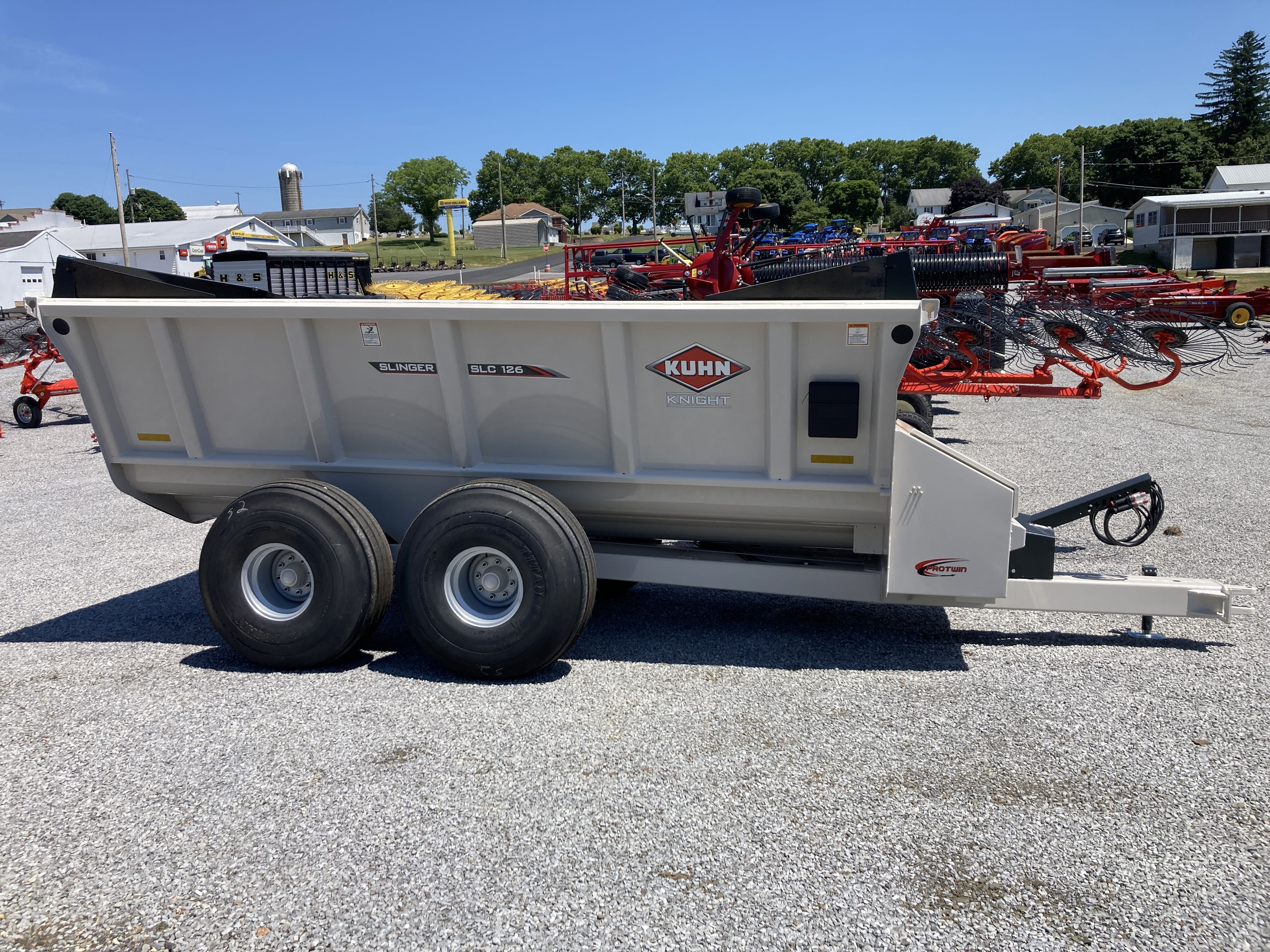 Main image Kuhn Knight SLC126