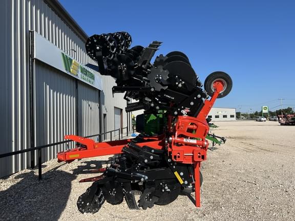 Image of Kuhn Krause Gladiator 1210-1230 equipment image 1