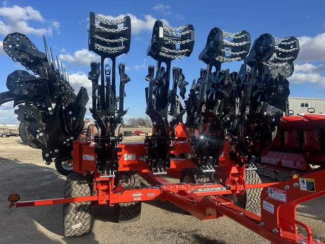 Image of Kuhn Krause Gladiator 1210-1630 equipment image 2