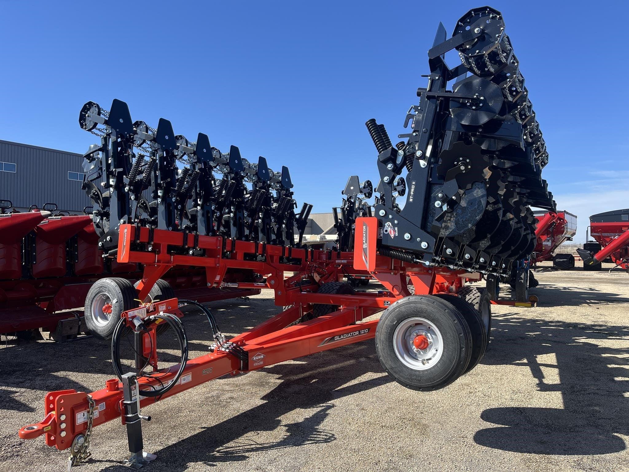 2024 Kuhn Krause Gladiator 1210-1630 Equipment Image0