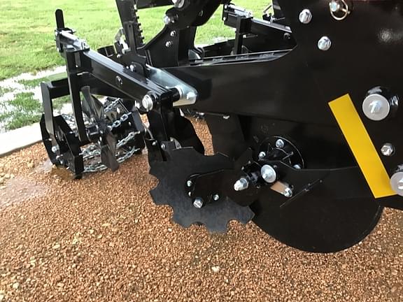 Image of Kuhn Krause Gladiator 1210M equipment image 4