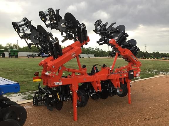 Image of Kuhn Krause Gladiator 1210M equipment image 2