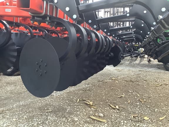 Image of Kuhn Krause Dominator 4857 equipment image 3