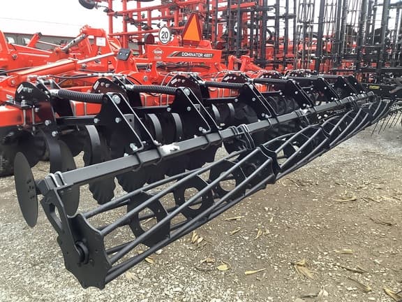 Image of Kuhn Krause Dominator 4857 equipment image 4