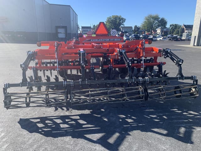 Image of Kuhn Krause Excelerator XT 8010-11 equipment image 4