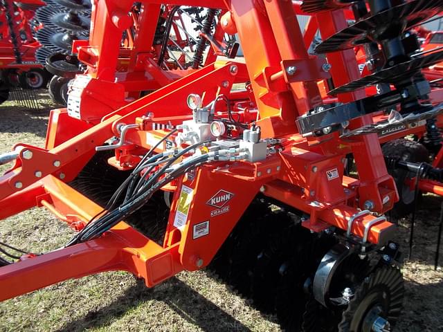 Image of Kuhn Krause Excelerator XT 8010 equipment image 3