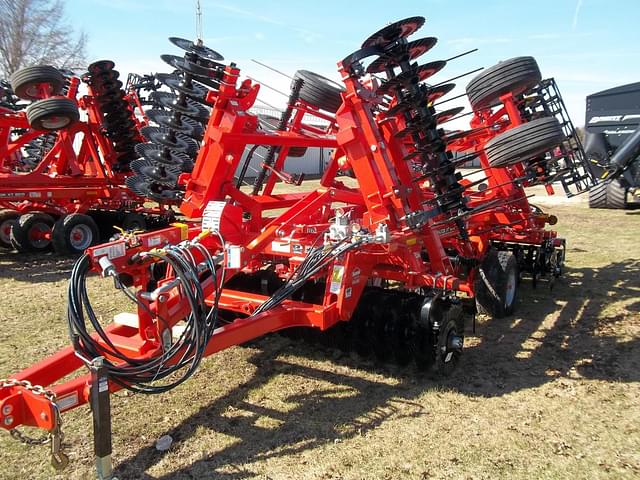 Image of Kuhn Krause Excelerator XT 8010 equipment image 2