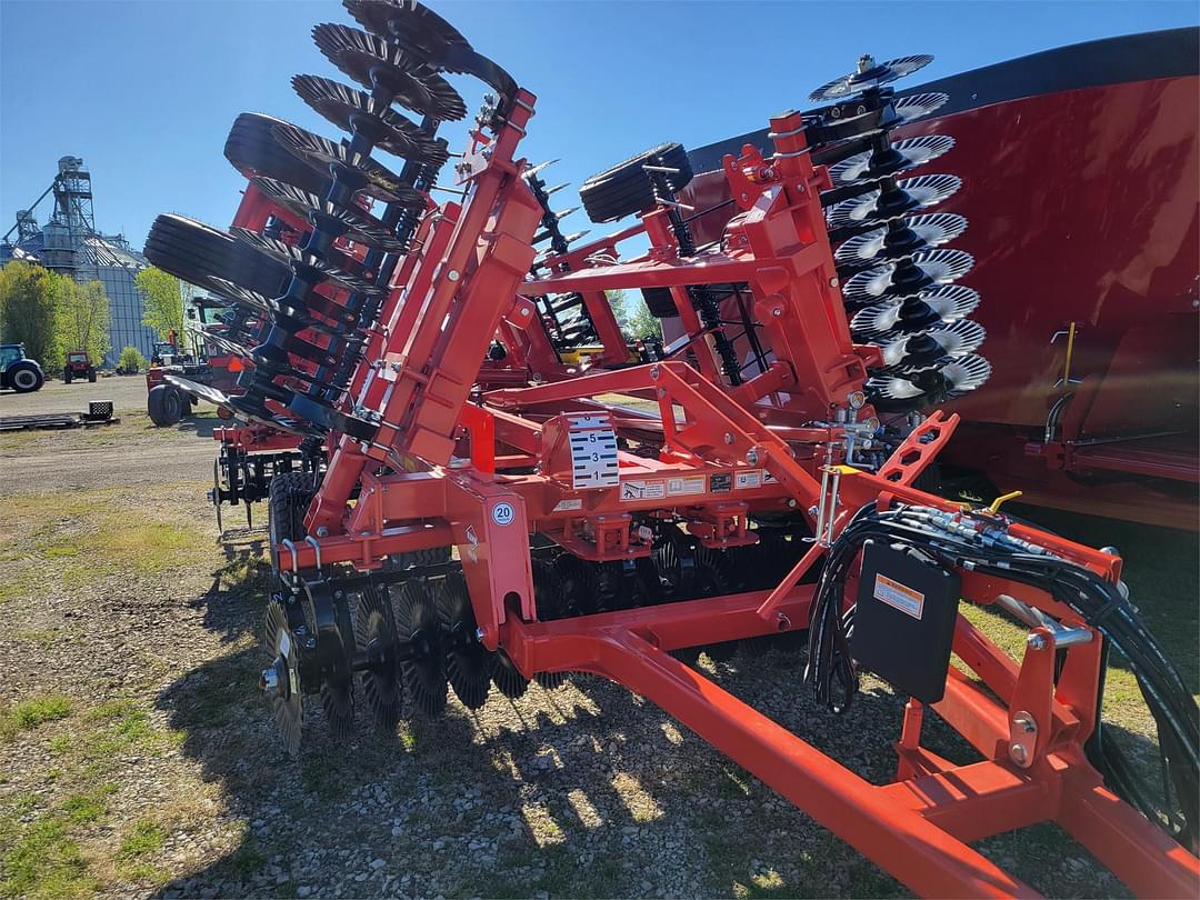 Image of Kuhn Krause Excelerator XT 8010 Image 1