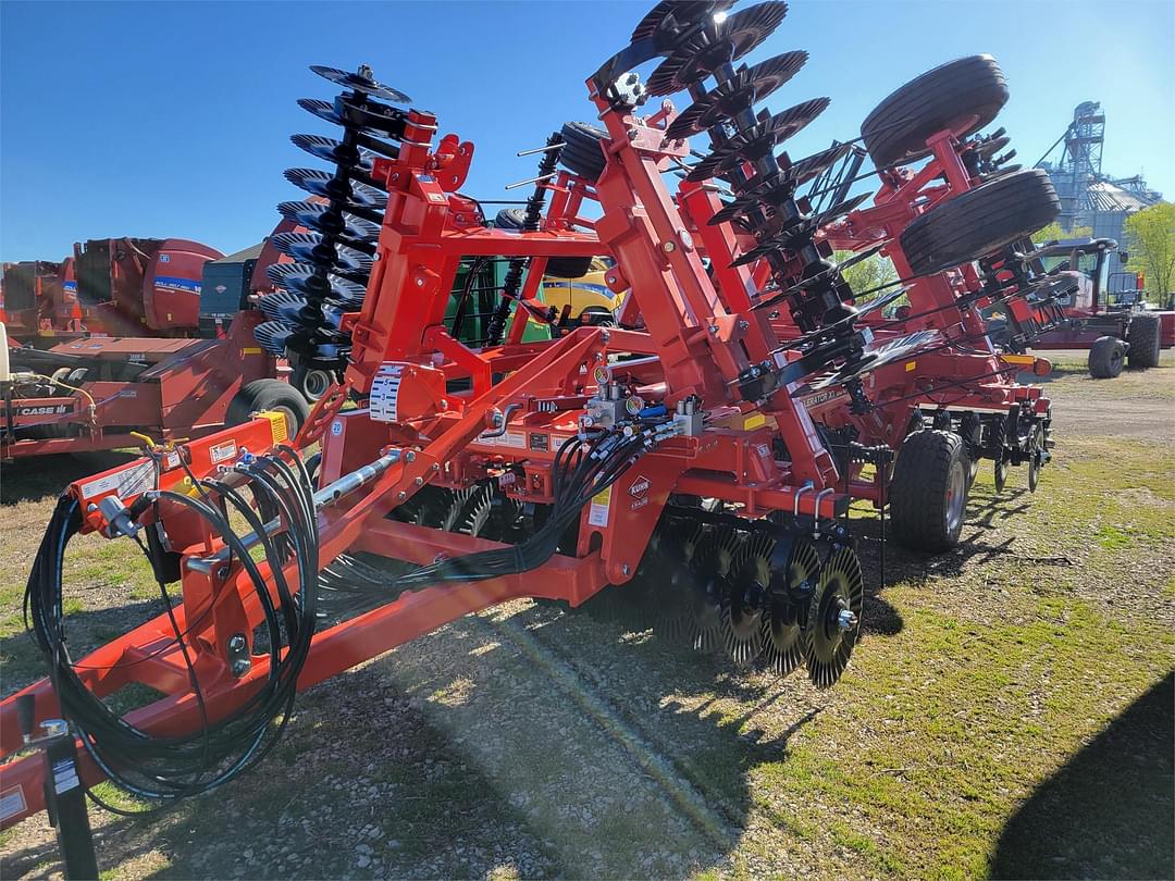 Image of Kuhn Krause Excelerator XT 8010 Image 0