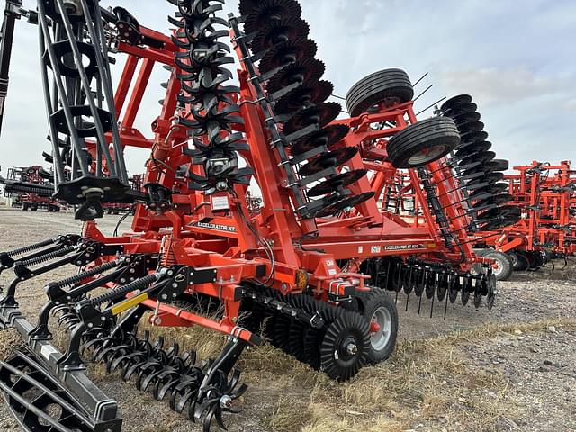 Image of Kuhn Krause Excelerator XT 8010 equipment image 2