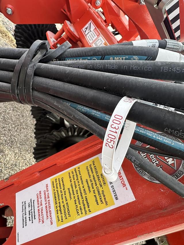 Image of Kuhn Krause Excelerator XT 8010 equipment image 4