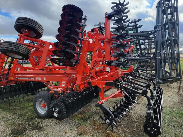 Image of Kuhn Krause Excelerator XT 8010 equipment image 2