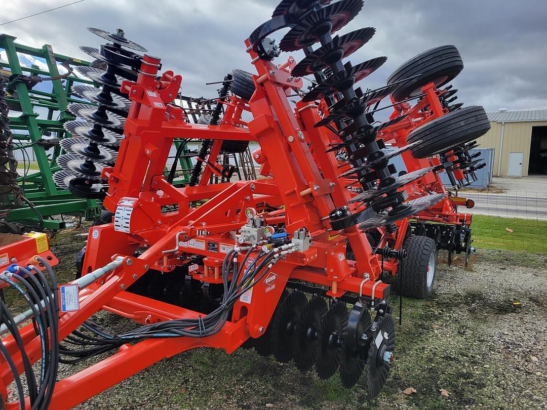 Image of Kuhn Krause Excelerator XT 8010 Primary image