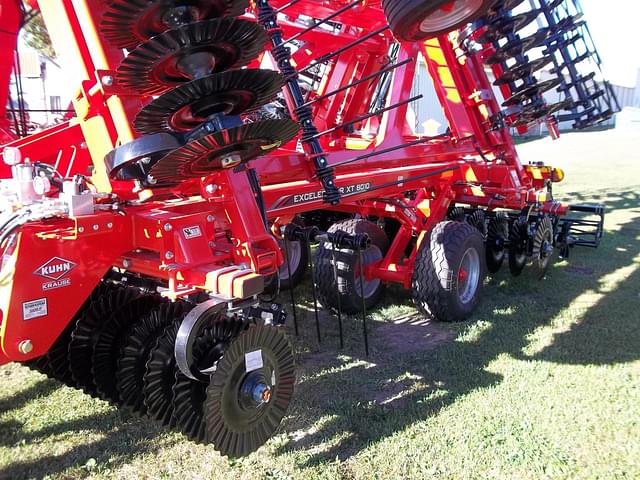 Image of Kuhn Krause Excelerator XT 8010 equipment image 3