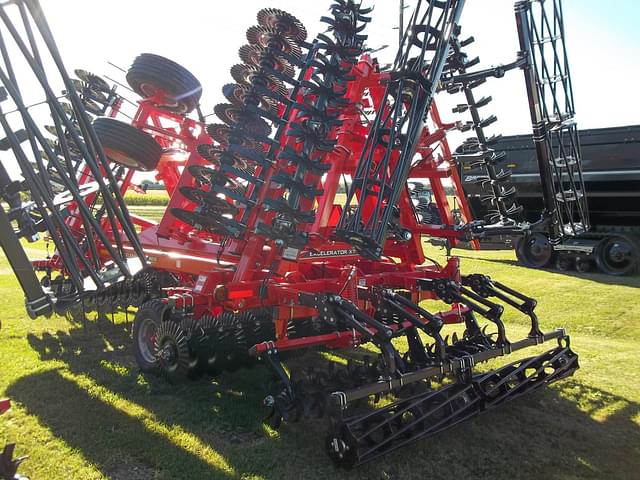 Image of Kuhn Krause Excelerator XT 8010 equipment image 4