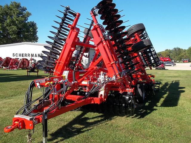 Image of Kuhn Krause Excelerator XT 8010 equipment image 2