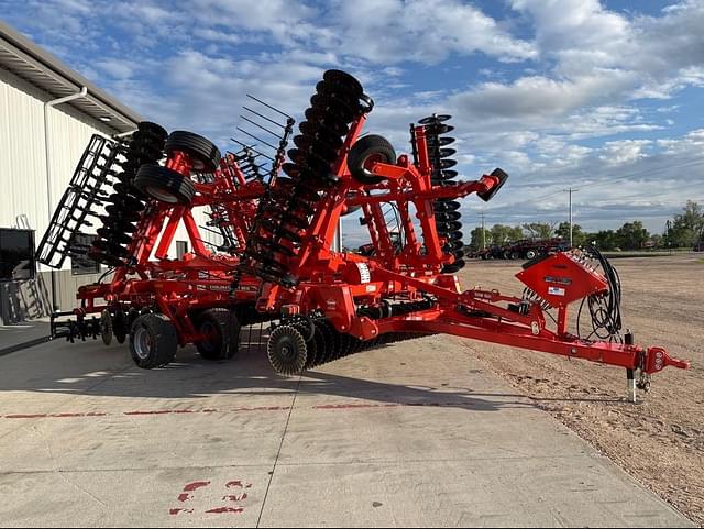 Image of Kuhn Krause Excelerator XT 8010 equipment image 2