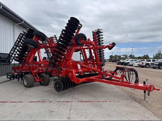 Image of Kuhn Krause Excelerator XT 8010 equipment image 2