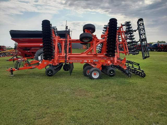 Image of Kuhn Krause Excelerator XT 8010 equipment image 1