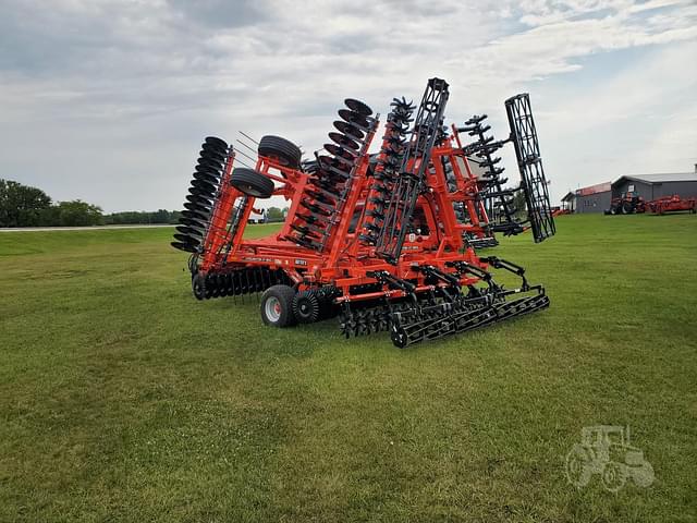 Image of Kuhn Krause Excelerator XT 8010 equipment image 2