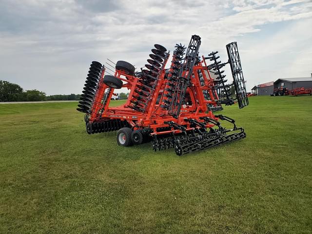 Image of Kuhn Krause Excelerator XT 8010 equipment image 2