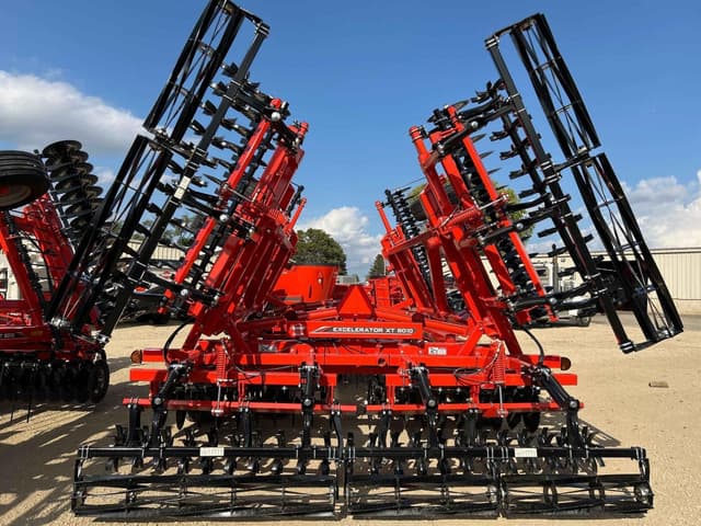 Image of Kuhn Krause Excelerator XT 8010 equipment image 3