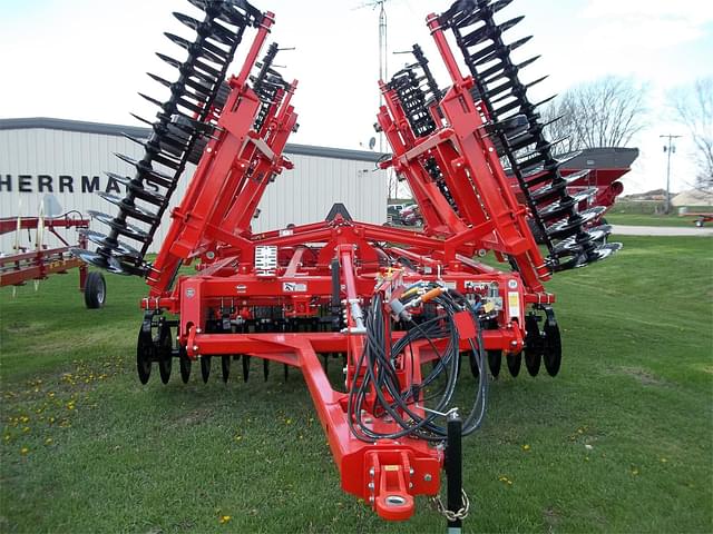 Image of Kuhn Krause Excelerator XT 8010 equipment image 1