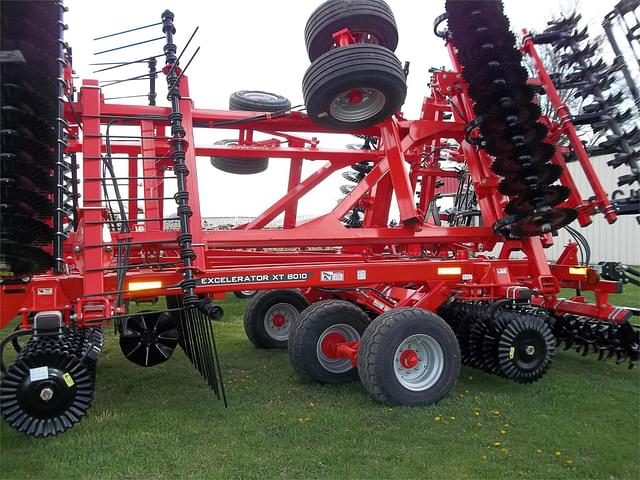 Image of Kuhn Krause Excelerator XT 8010 equipment image 4