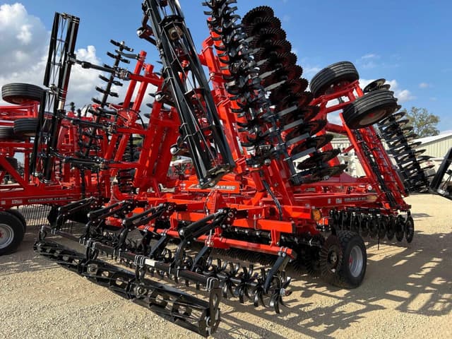 Image of Kuhn Krause Excelerator XT 8010 equipment image 2