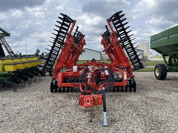 Image of Kuhn Krause Excelerator XT 8010 equipment image 1