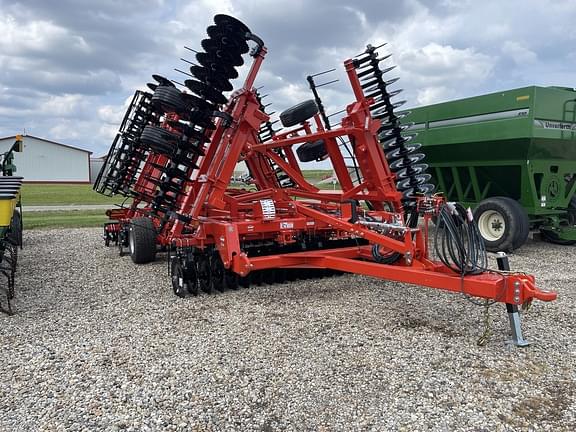 Image of Kuhn Krause Excelerator XT 8010 equipment image 2