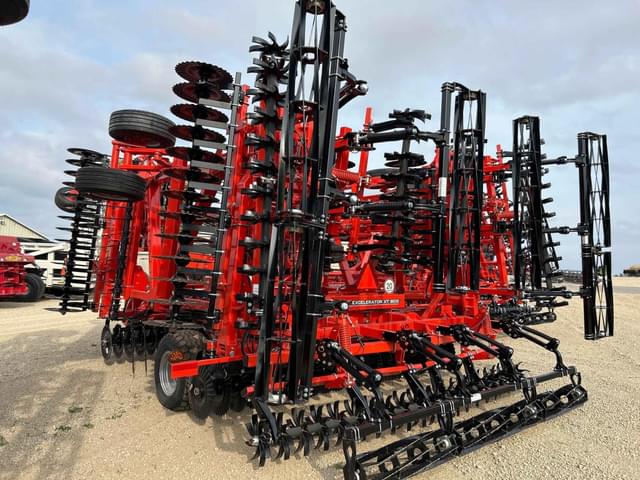 Image of Kuhn Krause Excelerator XT 8010 equipment image 4
