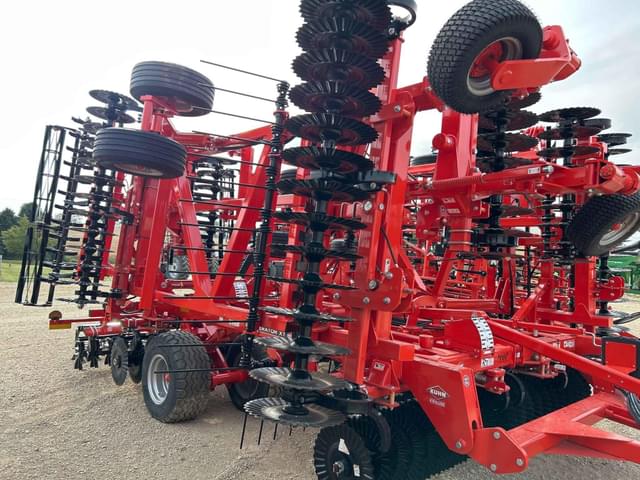 Image of Kuhn Krause Excelerator XT 8010 equipment image 1