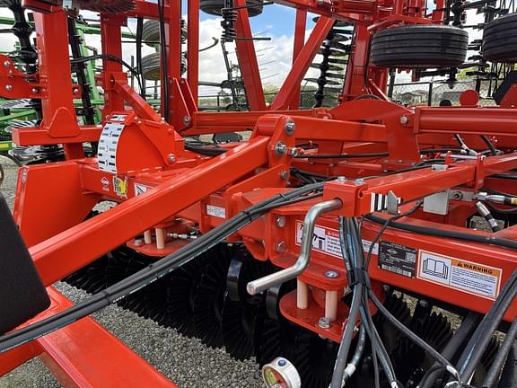 Image of Kuhn Krause Excelerator XT 8010 equipment image 4