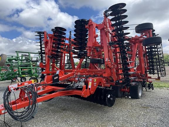 Image of Kuhn Krause Excelerator XT 8010 equipment image 1
