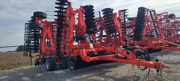 Image of Kuhn Krause Excelerator XT 8010 equipment image 1