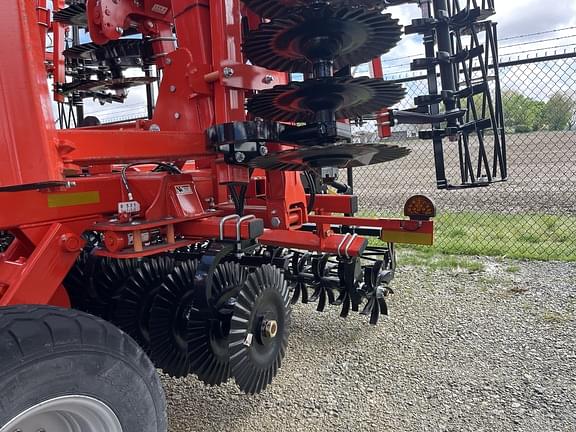 Image of Kuhn Krause Excelerator XT 8010 equipment image 2