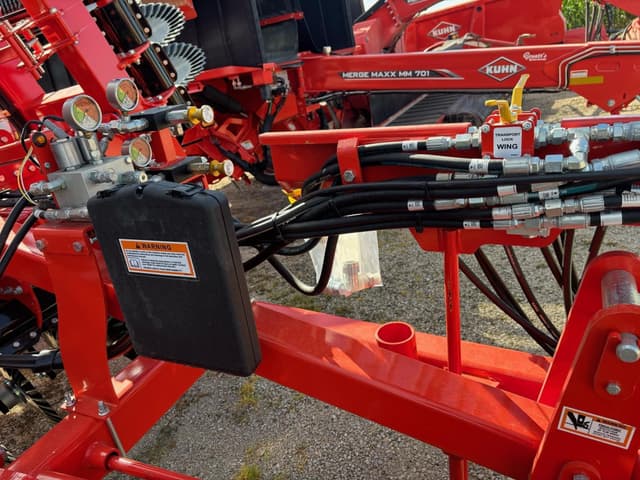 Image of Kuhn Krause Interceptor 8055-25 equipment image 4