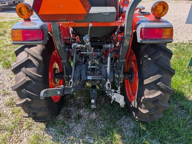 Image of Kubota L2502 equipment image 2