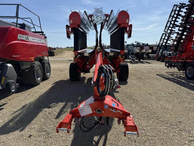Image of Kuhn Merge-Maxx MM890 equipment image 4
