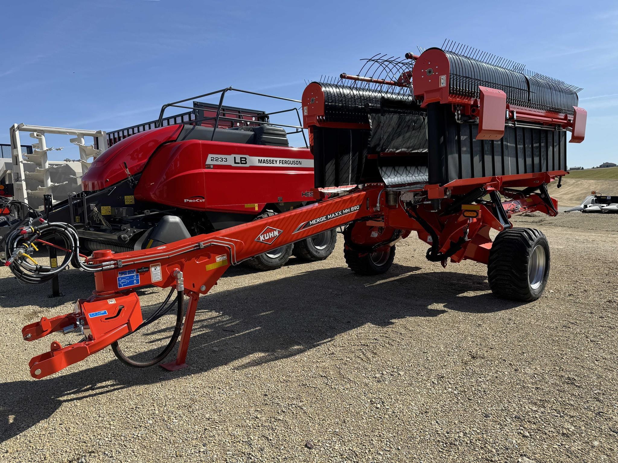 2024 Kuhn Merge-Maxx MM890 Equipment Image0