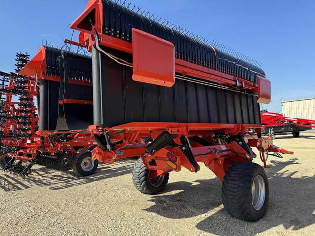 Image of Kuhn Merge-Maxx MM890 equipment image 1