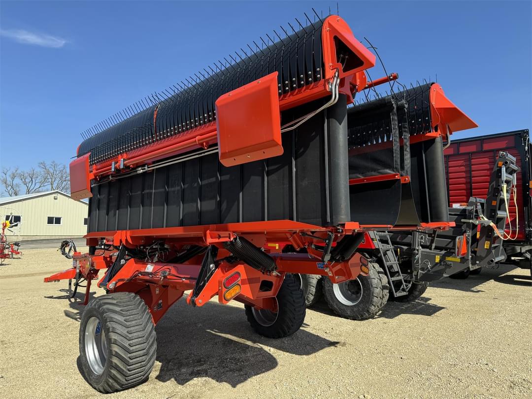 Image of Kuhn Merge-Maxx MM890 Primary image