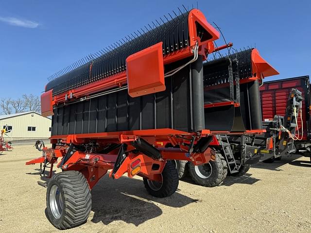 Image of Kuhn Merge-Maxx MM890 equipment image 1