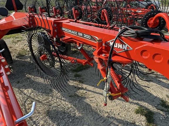 Image of Kuhn SR312 equipment image 2
