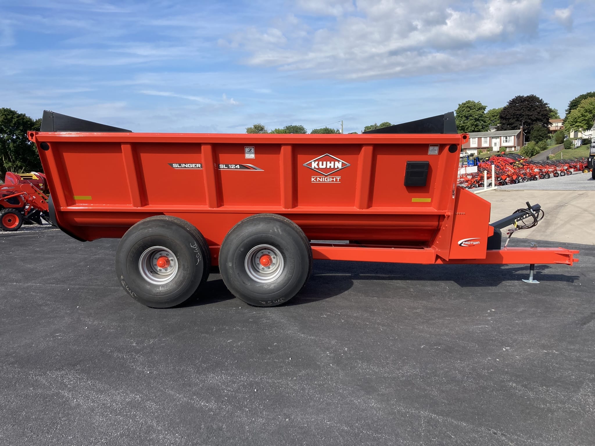 2024 Kuhn Knight SL124 Equipment Image0