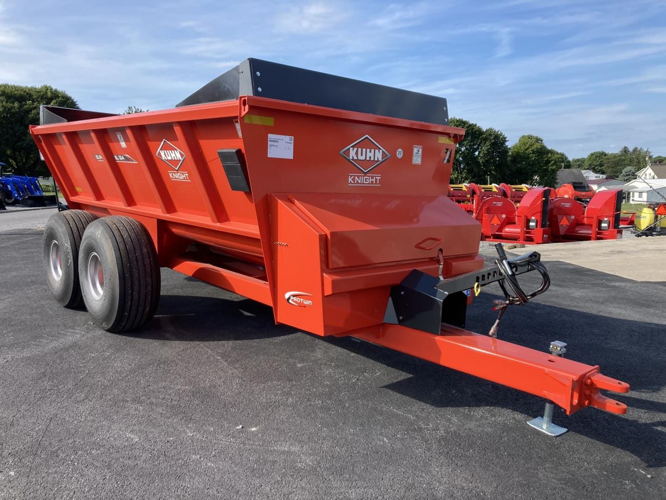 2024 Kuhn Knight SL124 Equipment Image0